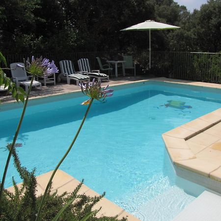Domaine du bois gîte Bleuette Galargues Extérieur photo