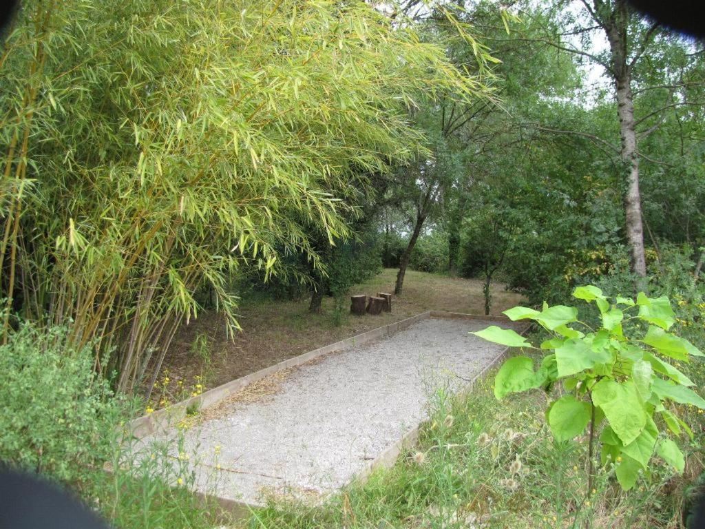 Domaine du bois gîte Bleuette Galargues Extérieur photo