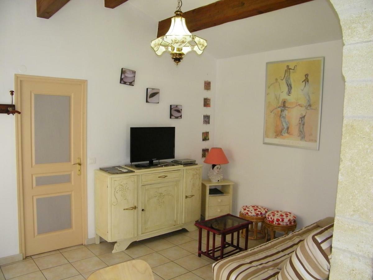 Domaine du bois gîte Bleuette Galargues Extérieur photo