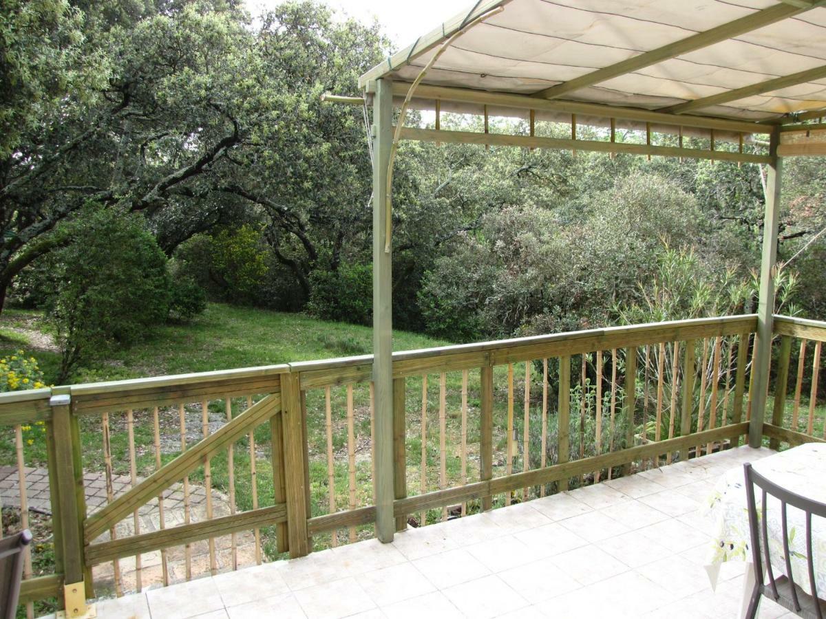 Domaine du bois gîte Bleuette Galargues Extérieur photo